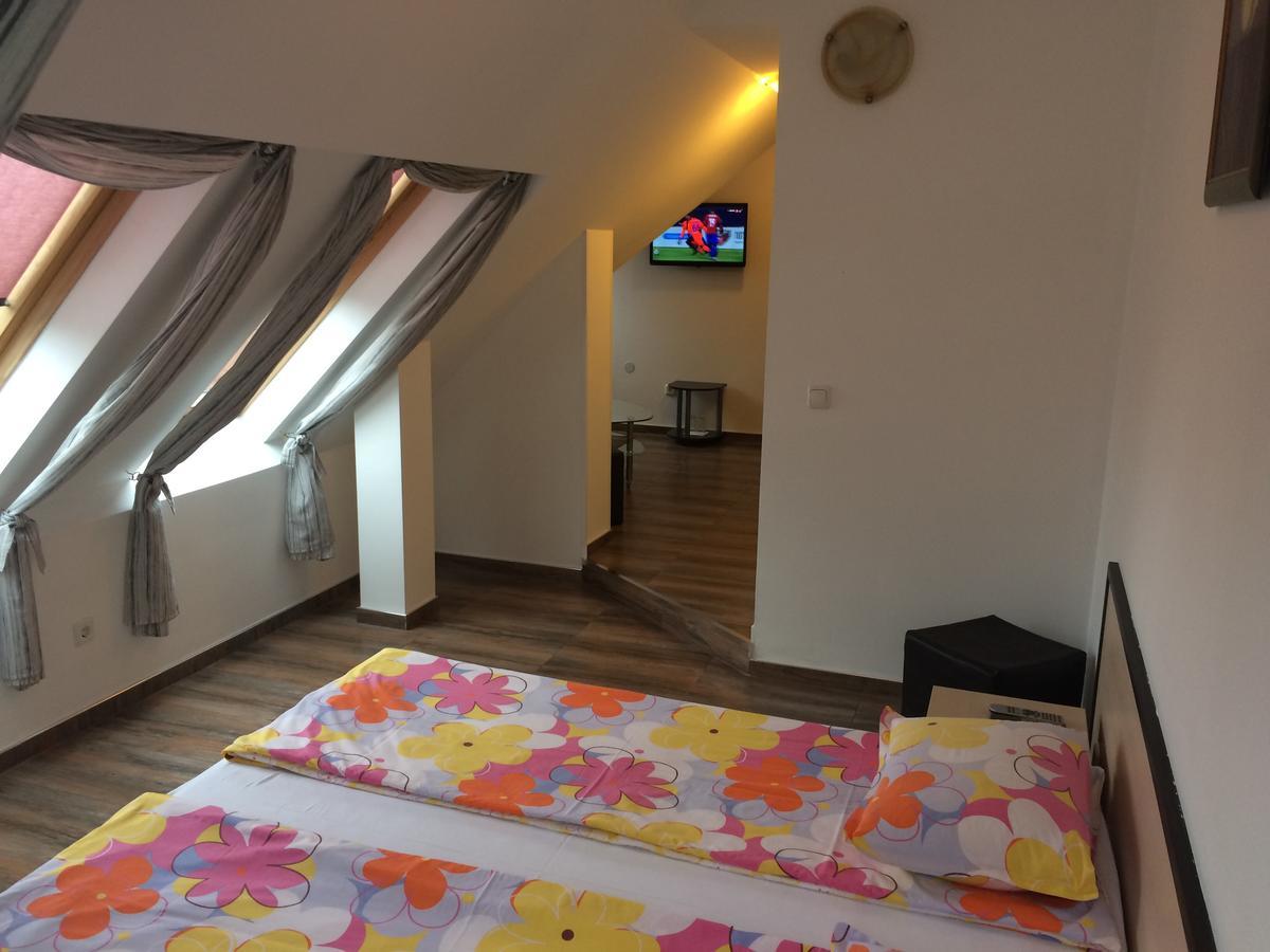 סופיה Hotel - Restaurant Chairite מראה חיצוני תמונה