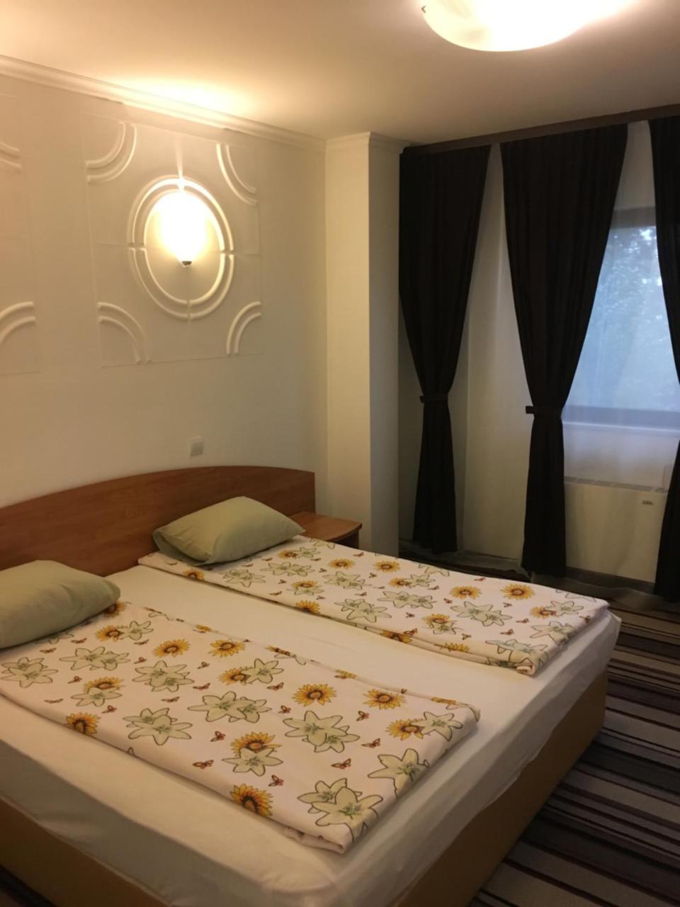 סופיה Hotel - Restaurant Chairite מראה חיצוני תמונה